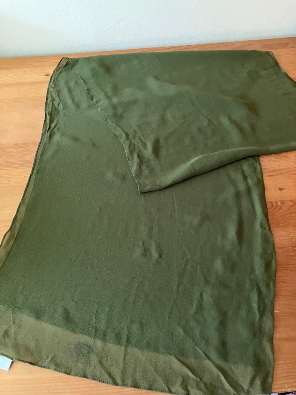 VTG Badgley Mischka  Scarf/Wrap Dark Green color 100% Silk Sz 16,5x80"